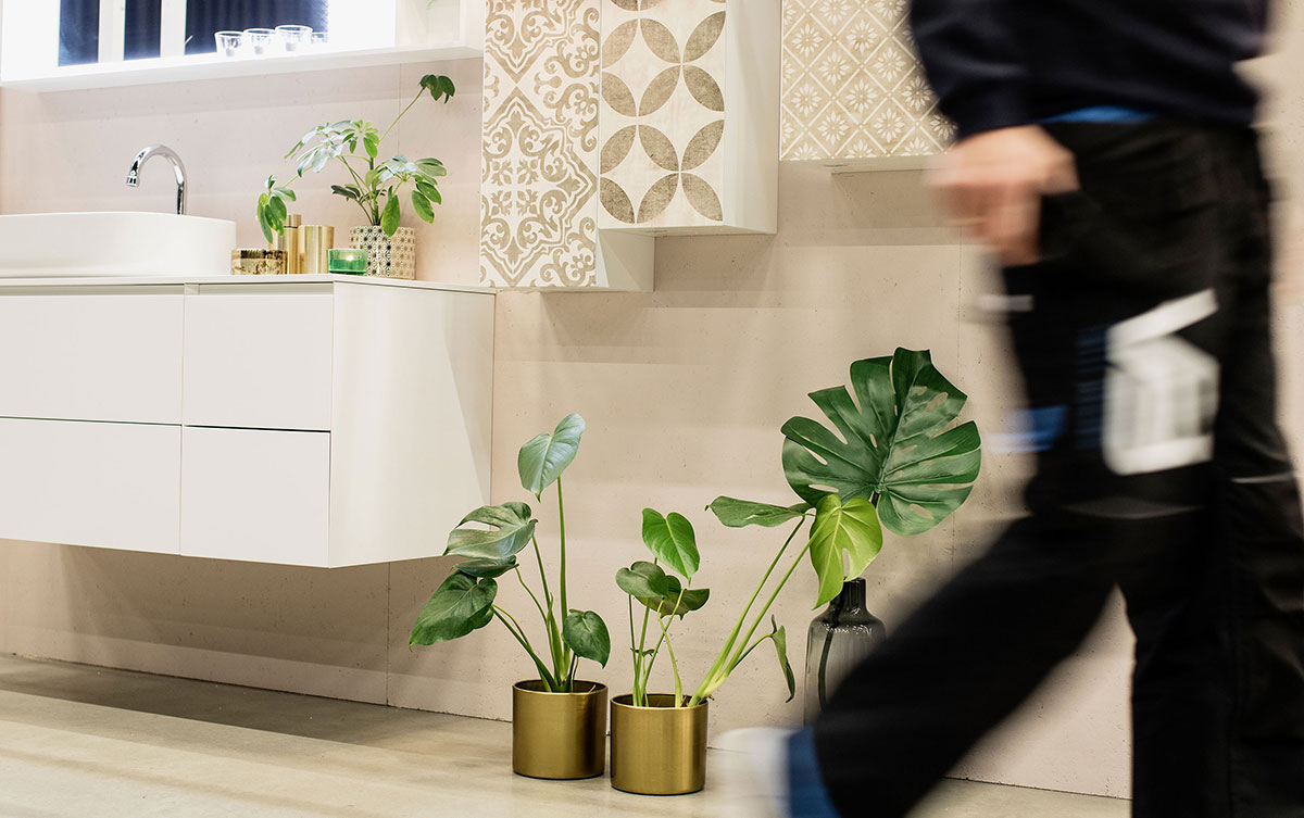 VB Rørlegger Dinas Bygg. Lyst bad med grønne planter